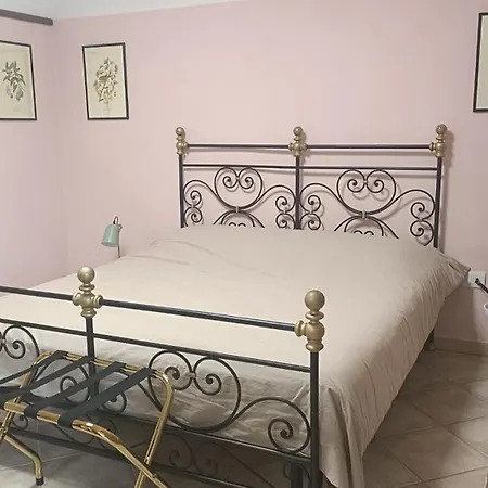 Il Cortile Di Greta Lu (Piedmont)